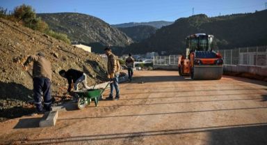 Bornova Belediyesi'nden yol çalışmalarında rekor dönem