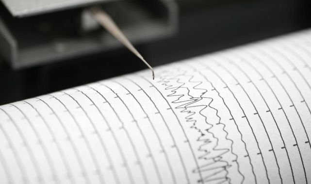 Ege Denizi'nde 5,2 Büyüklüğünde Deprem