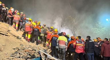 Konya'da 4 Katlı Bina Çöktü