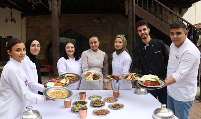 Tarihi Taş Oda Konağı'nda Kültürel Etkinlikleri