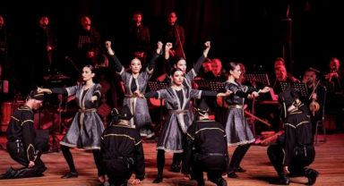 Türk Dünyası'nın Renklerini Müzik ve Dansla Tanıtıyorlar