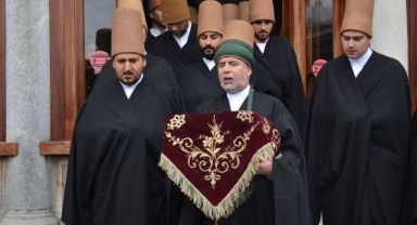 Mevlana Müzesi'nde Sakal-ı Şerif Ziyarete Açıldı