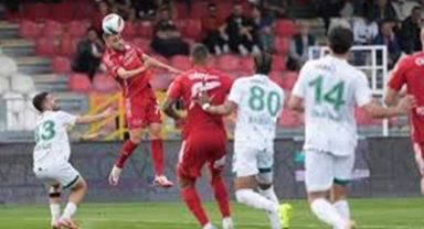 Ümraniyespor Evinde Galip