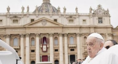 Papa Francis Yaşamını Yitirdi
