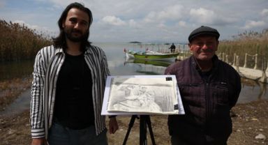 Adem Amca İle Yaren Leylek Resmediidi