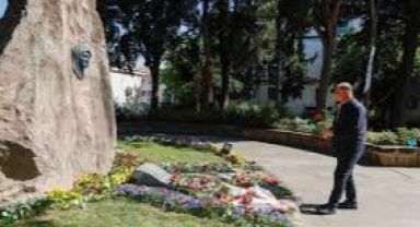 Başkan Tugay'dan Anlamlı Ziyaret