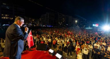 Cemil Tugay İzmir Direnişin Şehridir