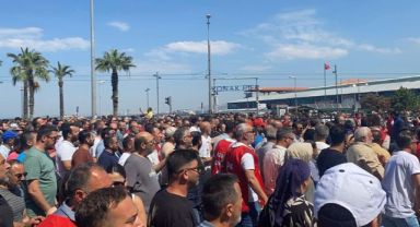 İzmir’de Grev Sürüyor