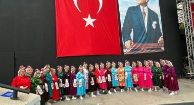 Konak’ta Halk Oyunları Rüzgarı Esti