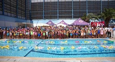 Kemalpaşa'da Yüzme Coşkusu
