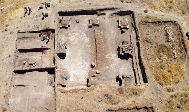 Kef Kalesi'nin Mimari Yapısı Belirginleşiyor