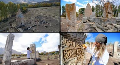 Van'daki Selçuklu Mezarlığı'nda 20 Yeni Mezar Taşı 