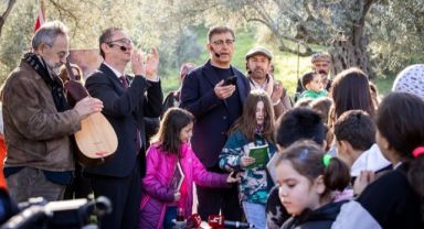 Başkan Tugay’dan Durbay’a Şiirle Mesaj