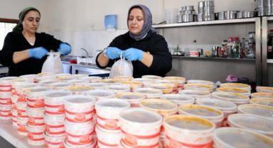 Seferihisar’da sofralara sıcak destek