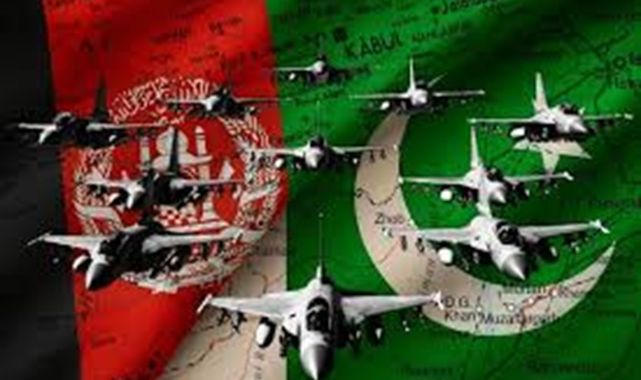 Pakistan Afganistan'a Savaş İlan Etti