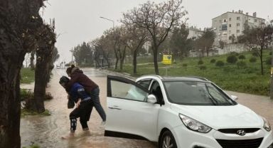 Sağanakta Örnek Dayanışma