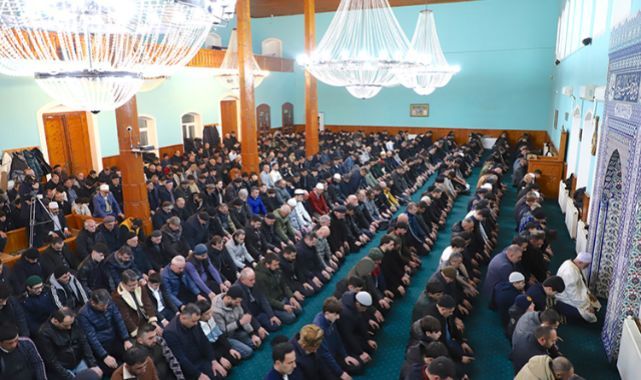 Dünya Ramazan Bayramı'nı Kutluyor