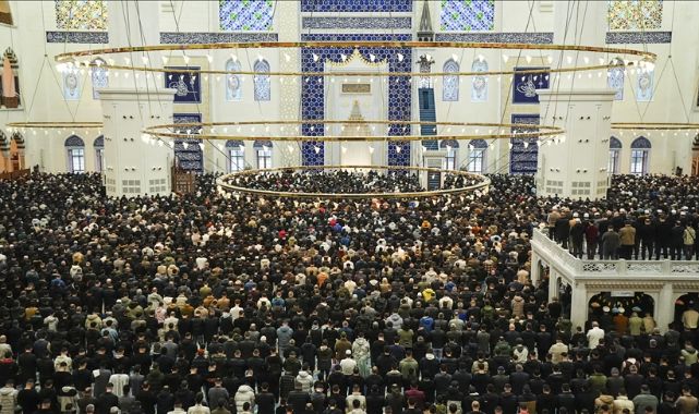 Ramazan Bayramı Kutlanıyor