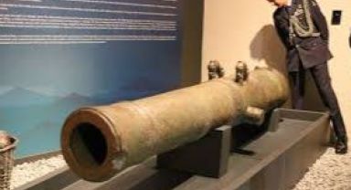 Bronz Gemi Topu ve Güllesi İzmir'de Sergileniyor