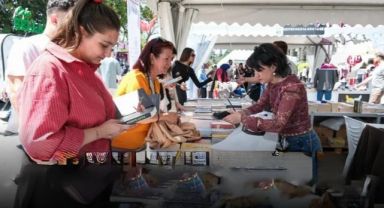 İzmir’de Edebiyat Rüzgarı Esti