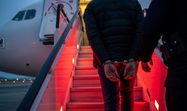 Kırmızı Bültenle Aranan 90 Kişi Türkiye'de