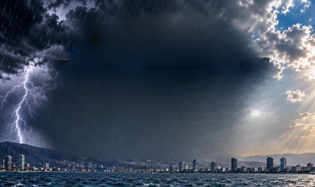 İzmir’de 5 İlçede Sağanak Alarmı